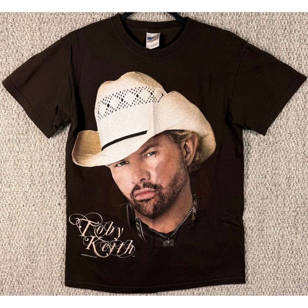 Gildan Toby Keith American Ride Tour 2010 T-Shirt Small Brown Country Music Tee